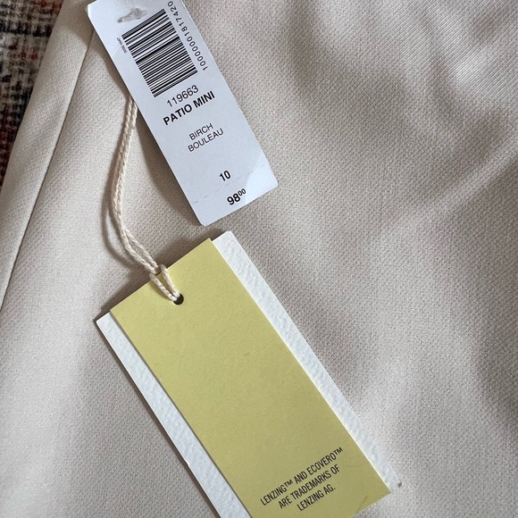 Aritzia Mini Skirt - Crème - Picture 5 of 5